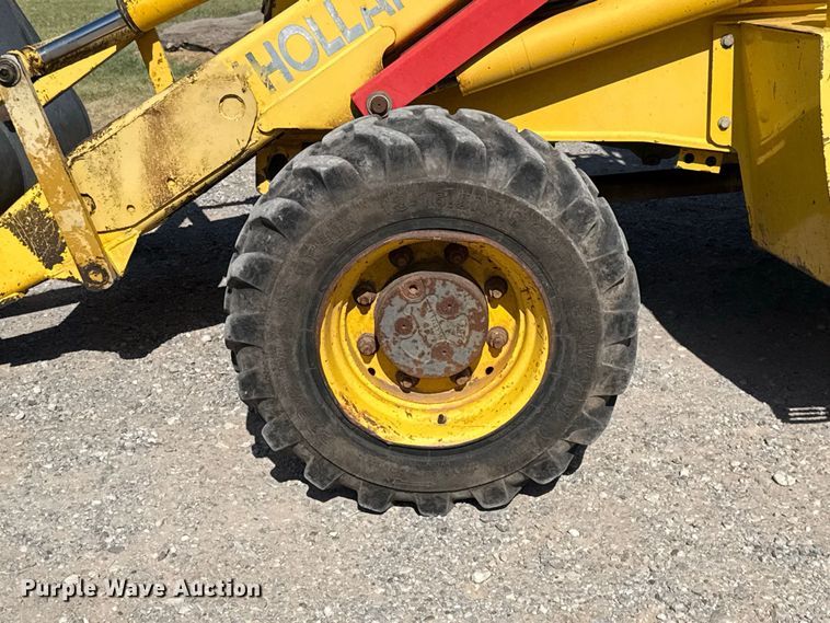 image for item FC4194 2005 New Holland LB75B backhoe