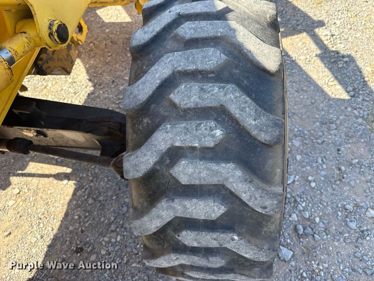 image for item FC4194 2005 New Holland LB75B backhoe