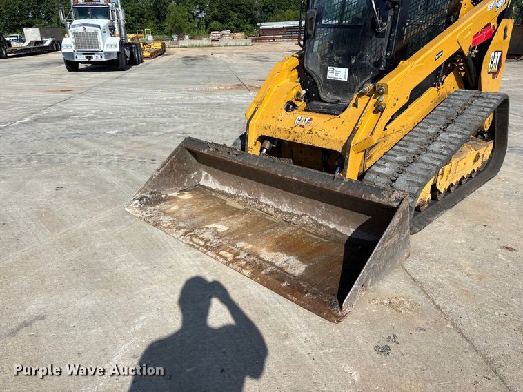 image for item FG0418 2021 Caterpillar 299D3 tracked skid steer loader