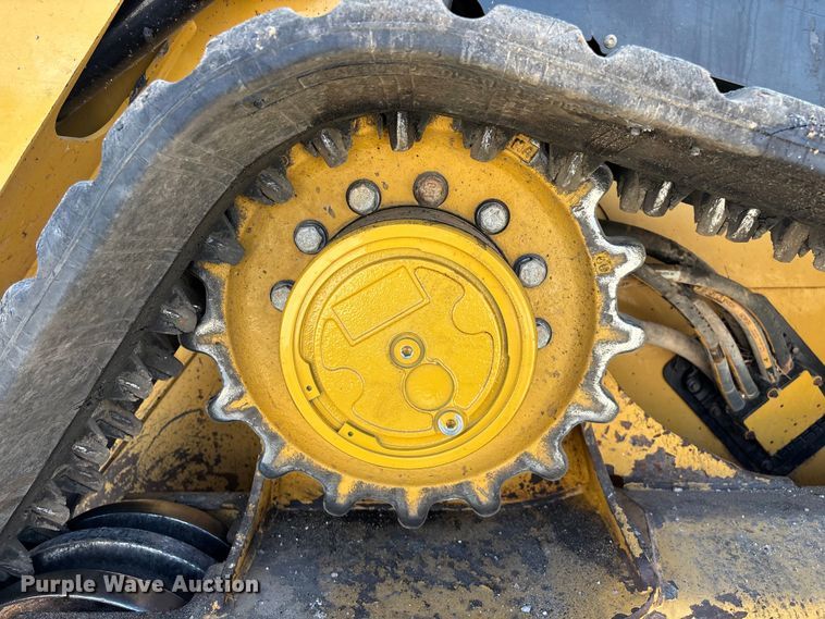 image for item FG0418 2021 Caterpillar 299D3 tracked skid steer loader