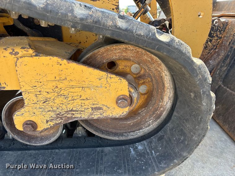 image for item FG0418 2021 Caterpillar 299D3 tracked skid steer loader