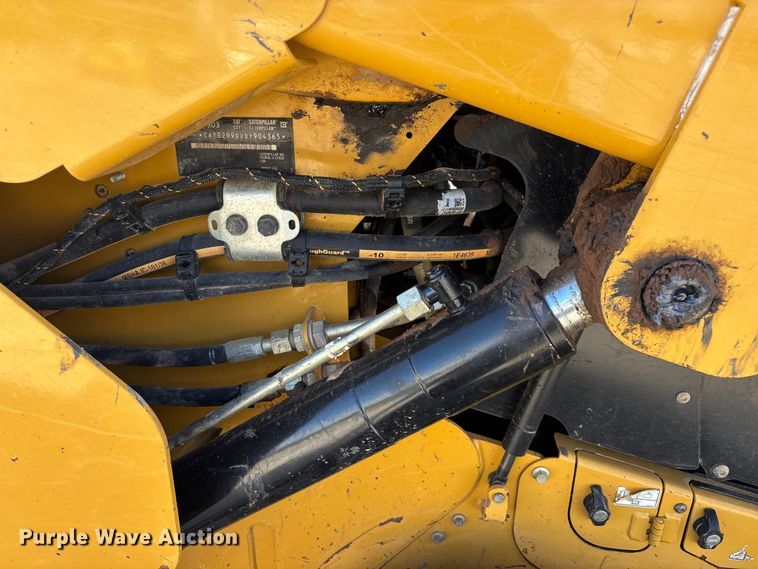 image for item FG0418 2021 Caterpillar 299D3 tracked skid steer loader