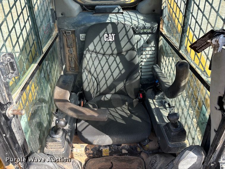 image for item FG0418 2021 Caterpillar 299D3 tracked skid steer loader