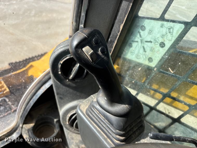 image for item FG0418 2021 Caterpillar 299D3 tracked skid steer loader