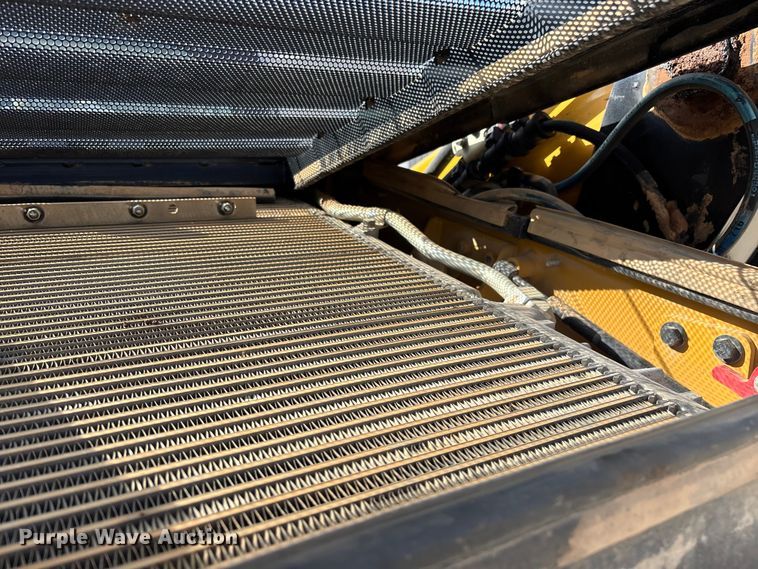 image for item FG0418 2021 Caterpillar 299D3 tracked skid steer loader
