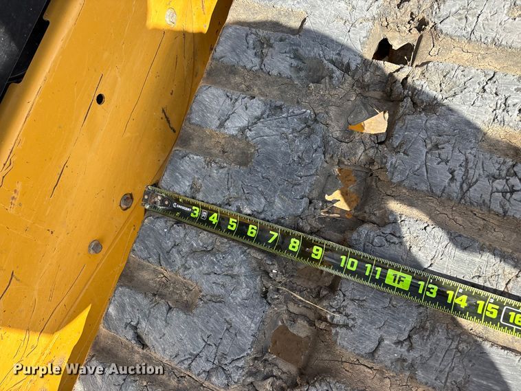image for item FG0418 2021 Caterpillar 299D3 tracked skid steer loader