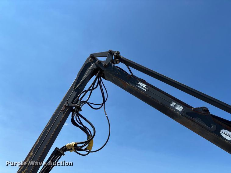 image for item FG0587 2005 Timberjack 1270 tree harvester