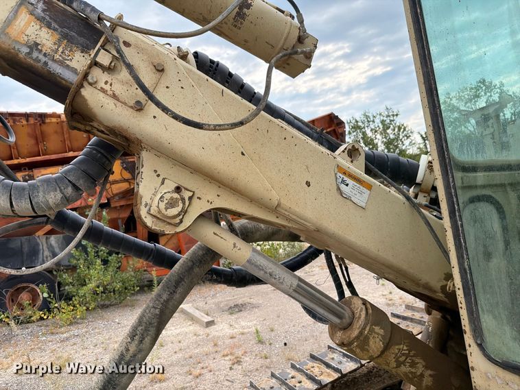 image for item FH6330 Ingersoll Rand ECM470 crawler drill