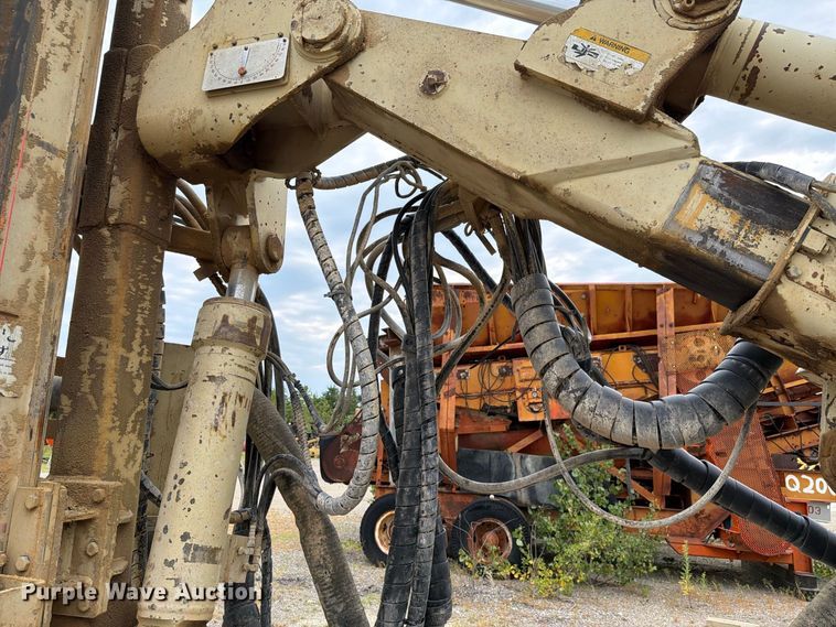 image for item FH6330 Ingersoll Rand ECM470 crawler drill