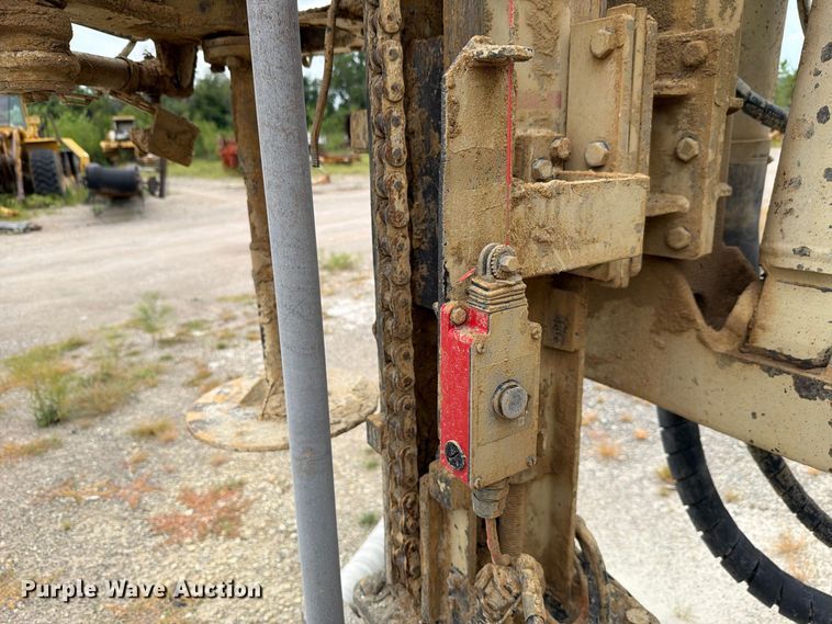 image for item FH6330 Ingersoll Rand ECM470 crawler drill