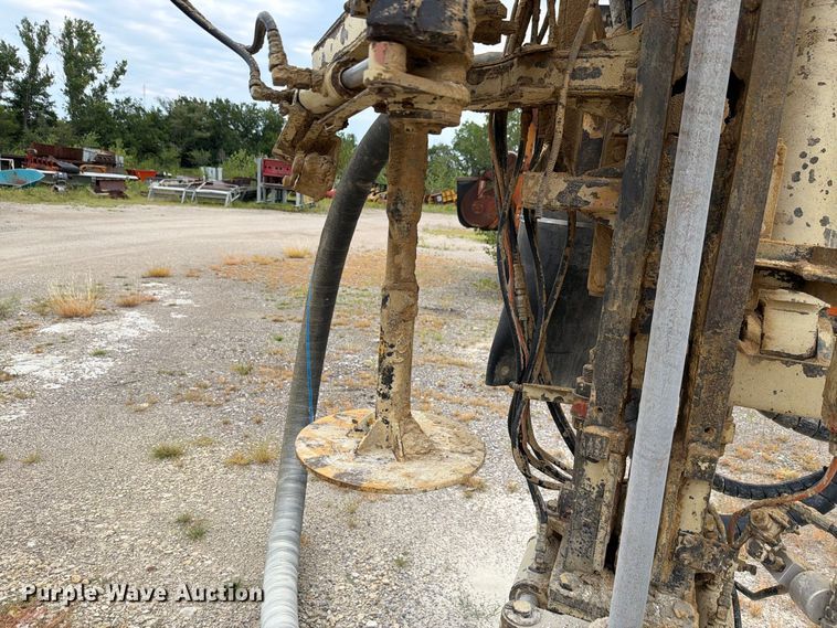 image for item FH6330 Ingersoll Rand ECM470 crawler drill