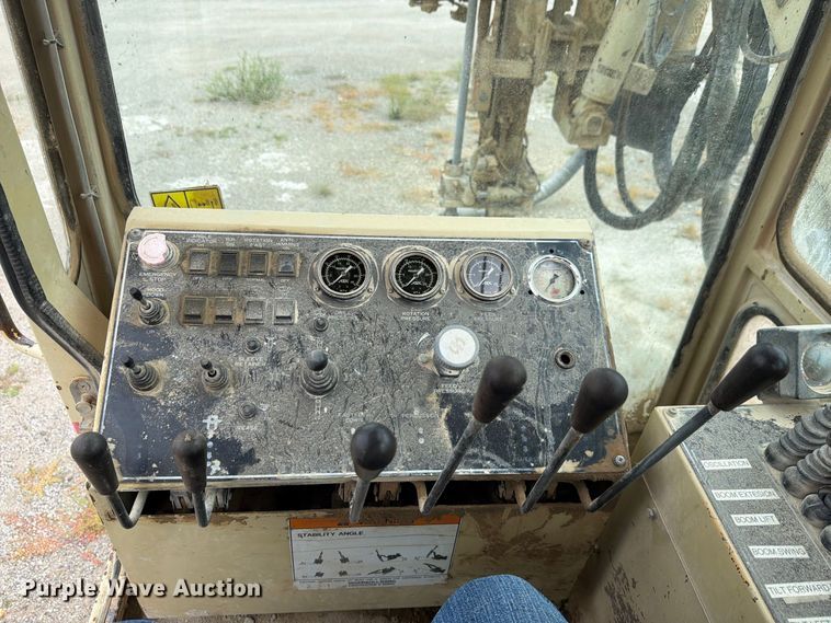 image for item FH6330 Ingersoll Rand ECM470 crawler drill
