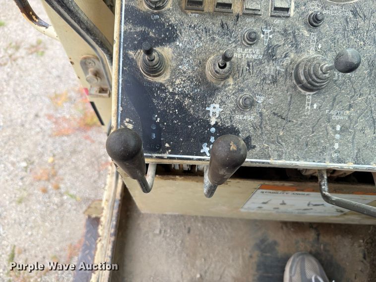 image for item FH6330 Ingersoll Rand ECM470 crawler drill