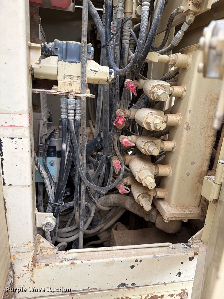 image for item FH6330 Ingersoll Rand ECM470 crawler drill