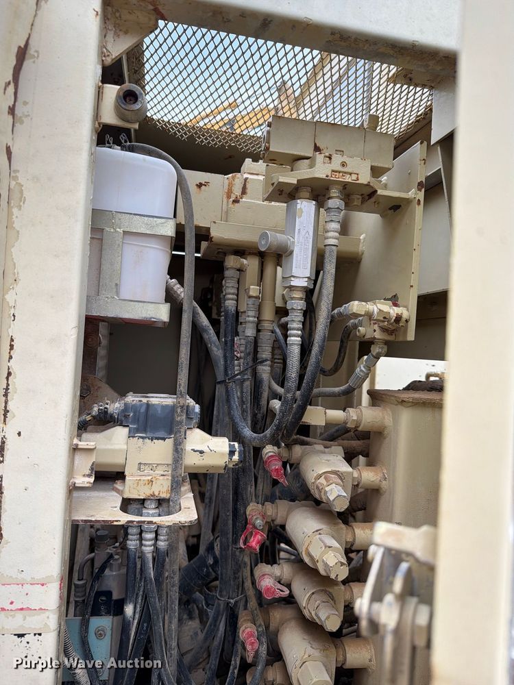 image for item FH6330 Ingersoll Rand ECM470 crawler drill