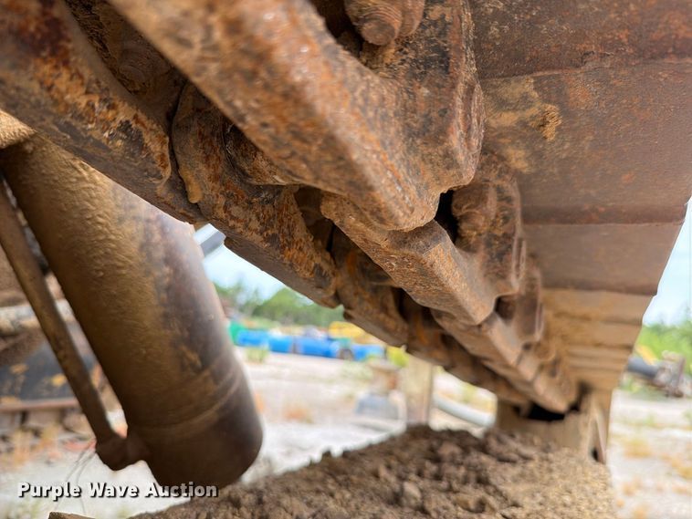 image for item FH6330 Ingersoll Rand ECM470 crawler drill