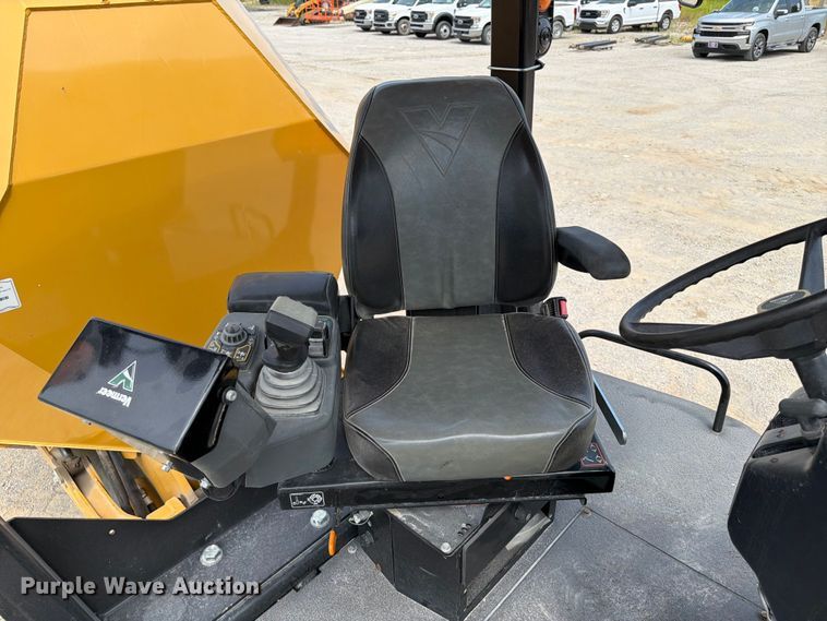 image for item FI0322 2023 Vermeer RTX1250i2 rock saw