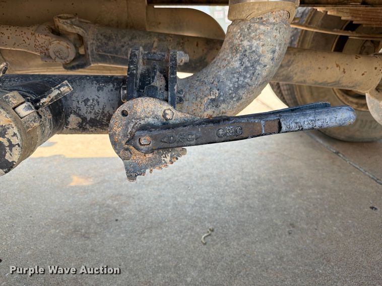 image for item FI0343 2005 International 4200 water truck
