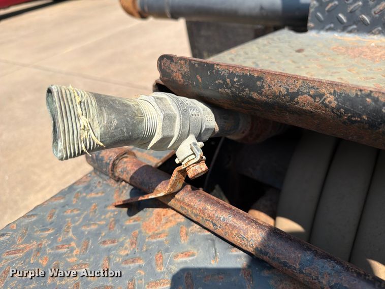 image for item FI0343 2005 International 4200 water truck
