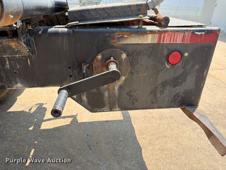 image for item FI0343 2005 International 4200 water truck