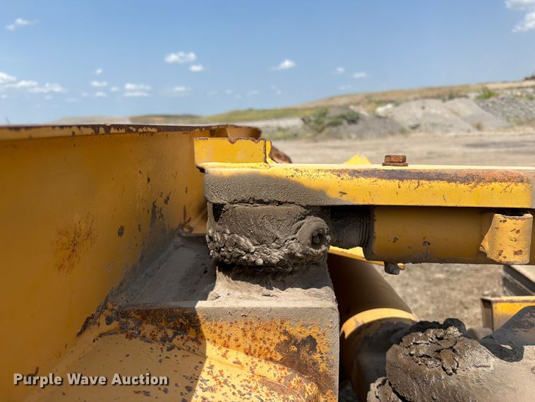image for item FI0345 2018 Komatsu D61PX-24 dozer