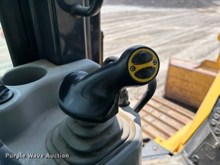 image for item FI0345 2018 Komatsu D61PX-24 dozer