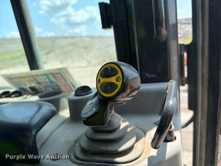 image for item FI0345 2018 Komatsu D61PX-24 dozer