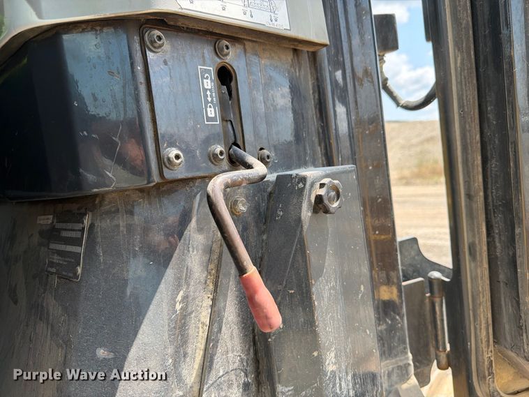 image for item FI0345 2018 Komatsu D61PX-24 dozer