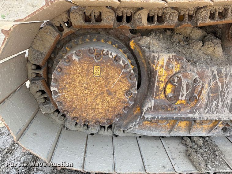 image for item FI0345 2018 Komatsu D61PX-24 dozer