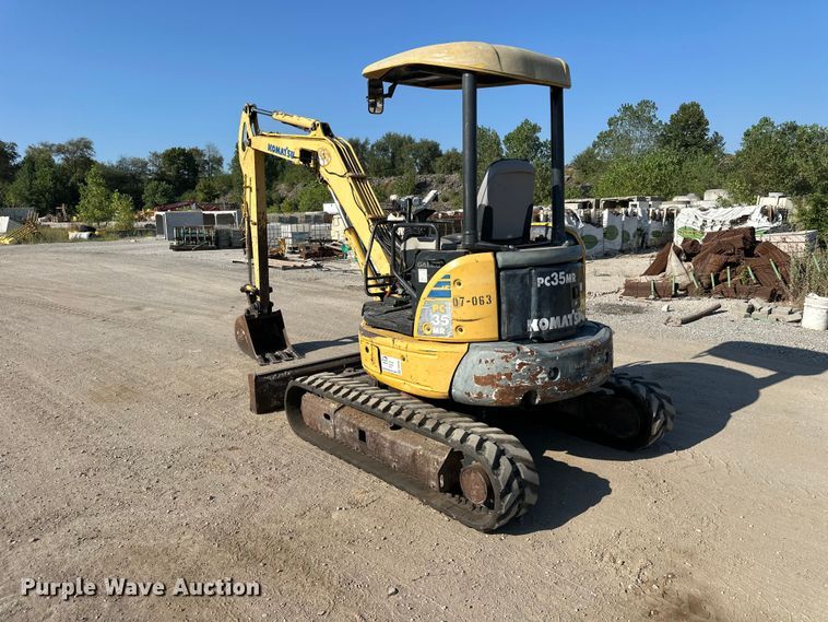 image for item FI0346 Komatsu PC35MR-2 mini excavator
