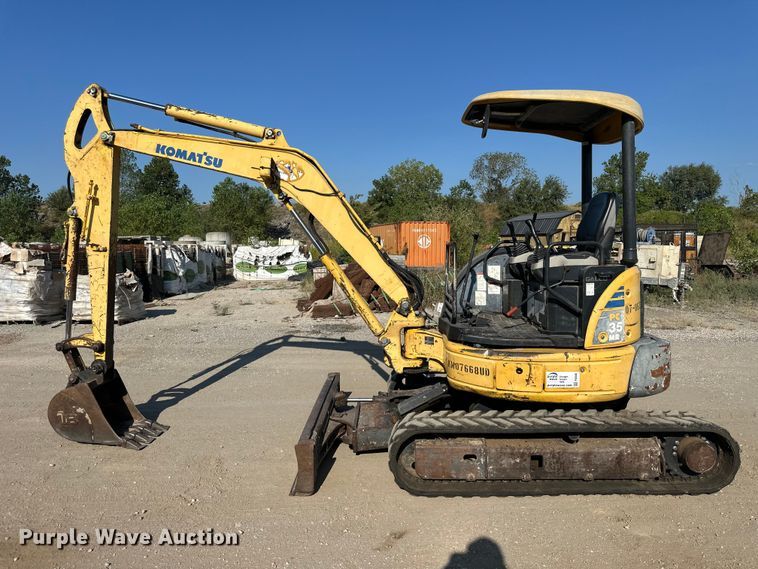 image for item FI0346 Komatsu PC35MR-2 mini excavator