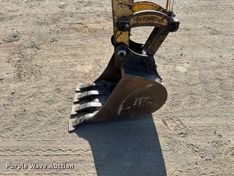 image for item FI0346 Komatsu PC35MR-2 mini excavator