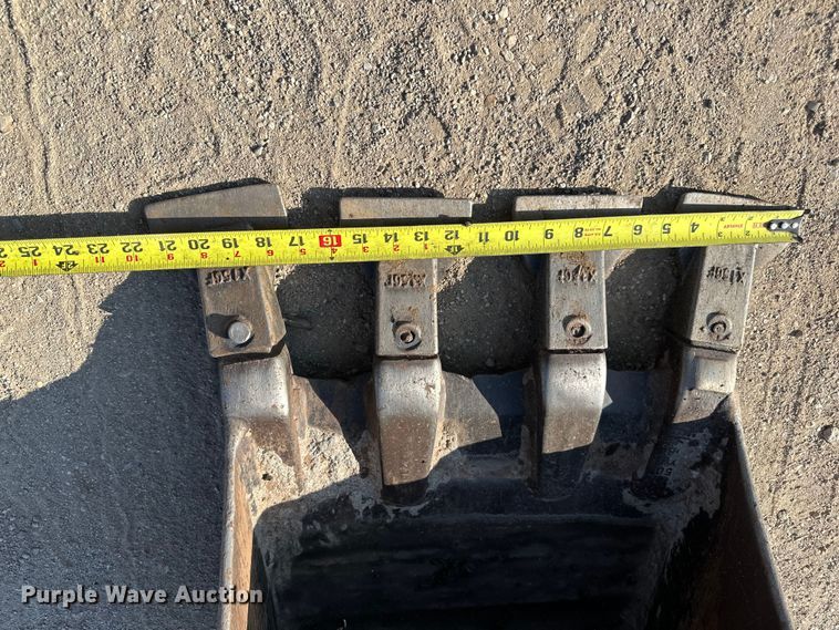 image for item FI0346 Komatsu PC35MR-2 mini excavator