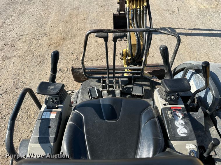 image for item FI0346 Komatsu PC35MR-2 mini excavator