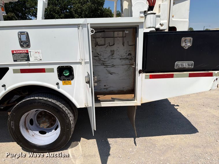 image for item FI0348 2017 RAM 5500 bucket truck