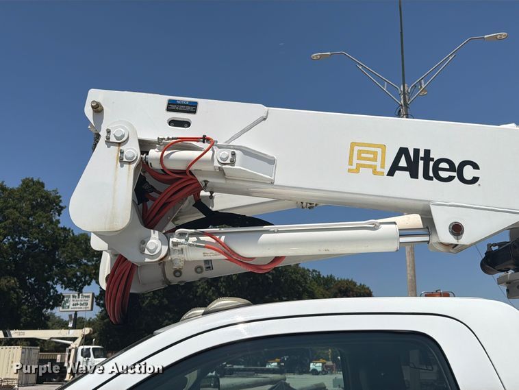 image for item FI0348 2017 RAM 5500 bucket truck