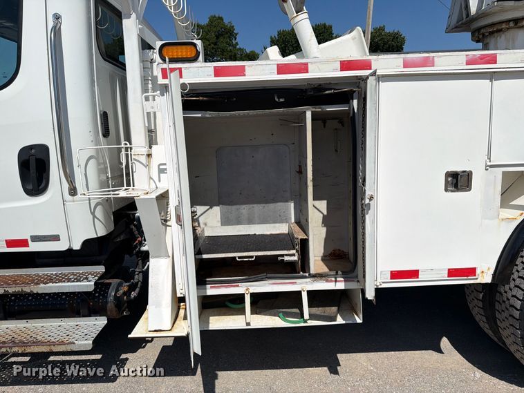 image for item FI0349 2006 Freightliner Business Class M2 bucket truck