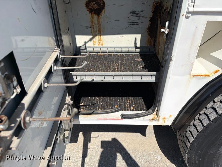 image for item FI0349 2006 Freightliner Business Class M2 bucket truck