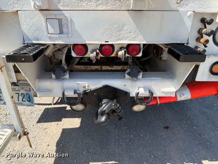 image for item FI0349 2006 Freightliner Business Class M2 bucket truck