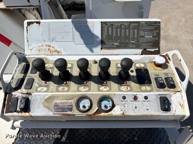 image for item FI0349 2006 Freightliner Business Class M2 bucket truck