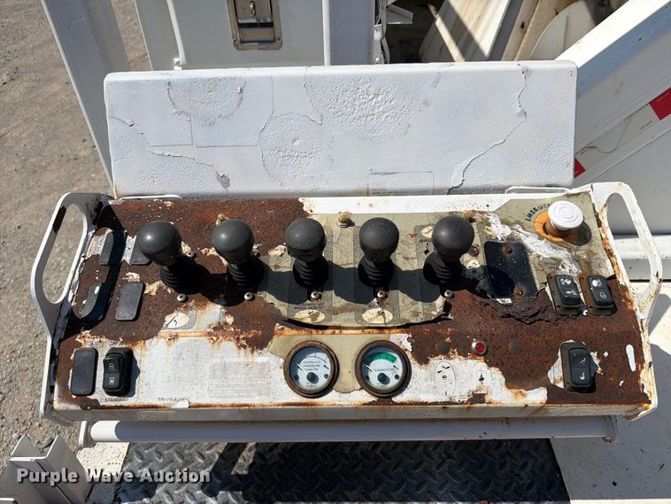 image for item FI0349 2006 Freightliner Business Class M2 bucket truck