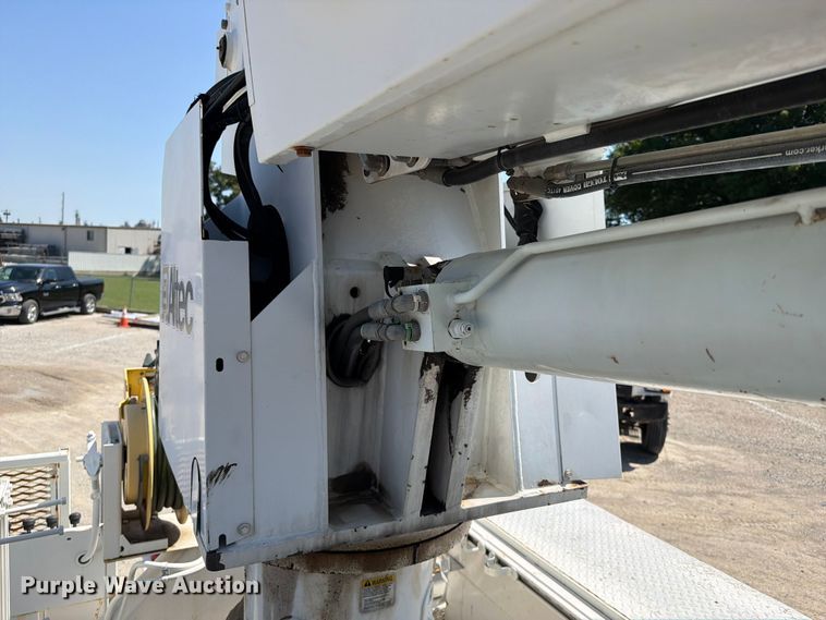 image for item FI0349 2006 Freightliner Business Class M2 bucket truck