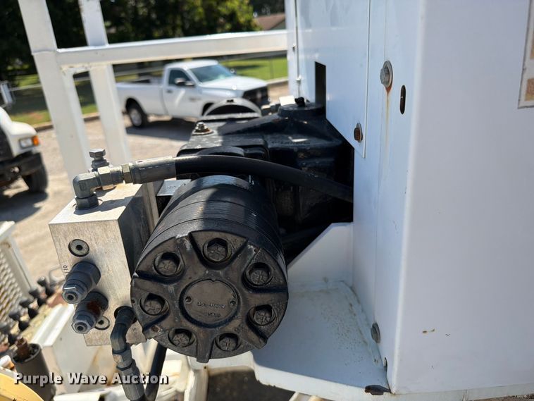 image for item FI0349 2006 Freightliner Business Class M2 bucket truck