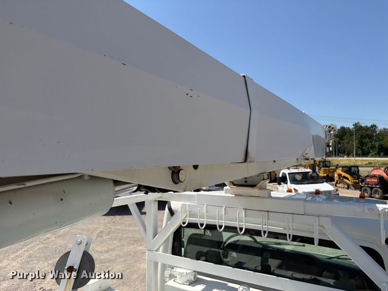 image for item FI0349 2006 Freightliner Business Class M2 bucket truck
