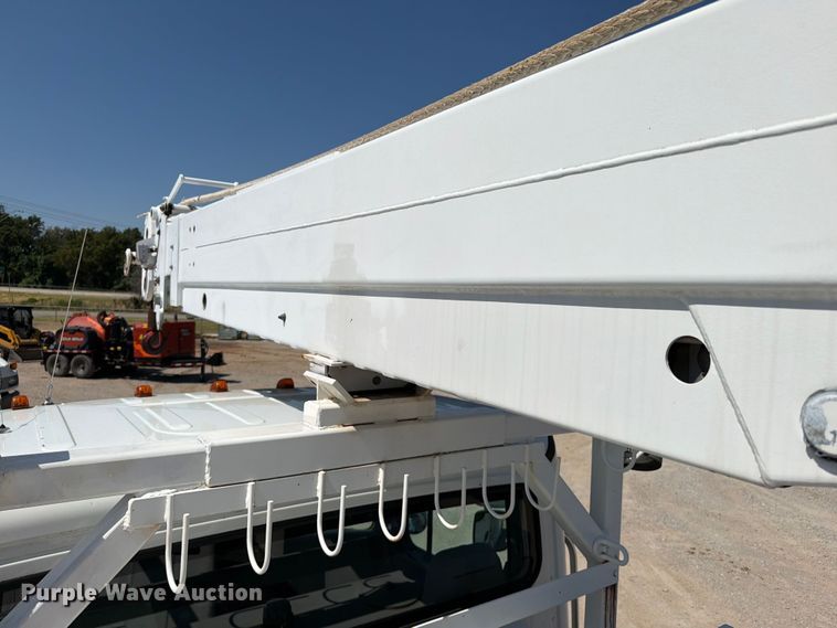 image for item FI0349 2006 Freightliner Business Class M2 bucket truck