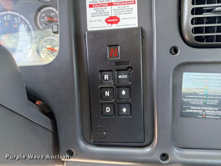 image for item FI0349 2006 Freightliner Business Class M2 bucket truck