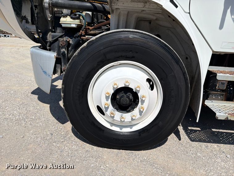 image for item FI0349 2006 Freightliner Business Class M2 bucket truck