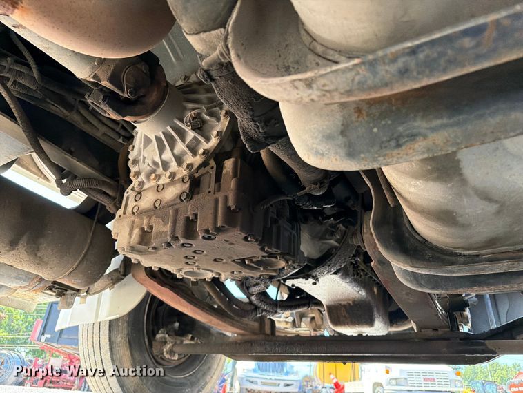 image for item FI0349 2006 Freightliner Business Class M2 bucket truck