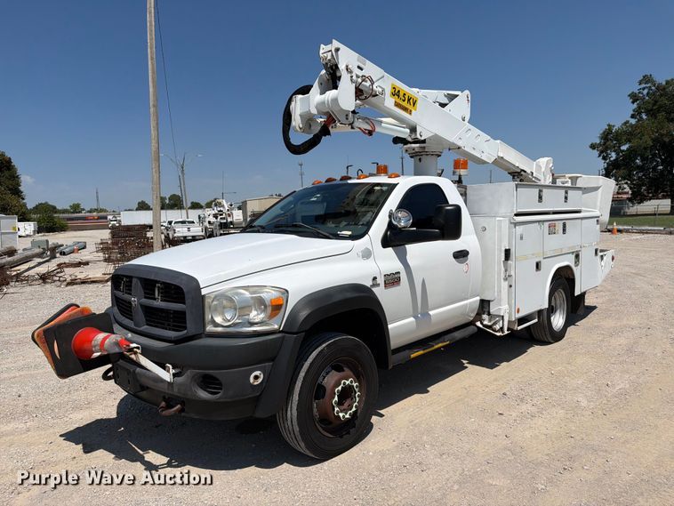 2008 Dodge 5500 bucket truck