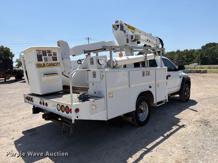 image for item FI0352 2008 Dodge 5500 bucket truck
